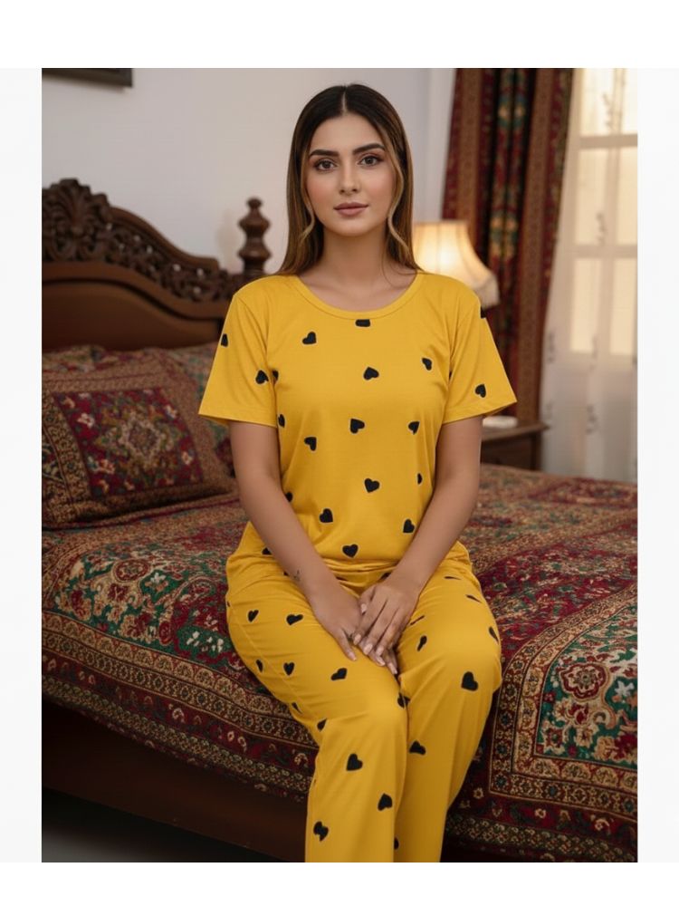 YELLOW HEART HALF SLEEVES PRINTED NIGHTWEAR